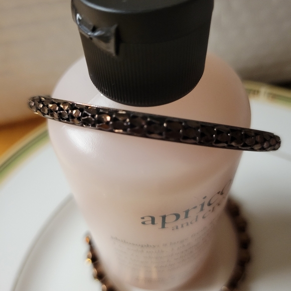 Bracelets - Picture 6 of 10